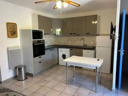 T3 avec Terrasse Spacieuse, Proche Plage, 4 Pers., Parking Inclus - Photo 3