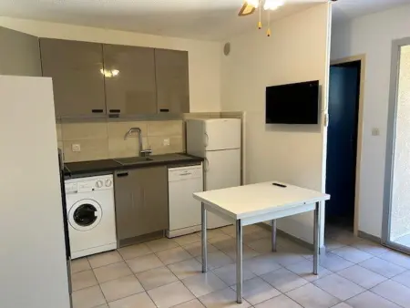 T3 avec Terrasse Spacieuse, Proche Plage, 4 Pers., Parking Inclus - Photo 4