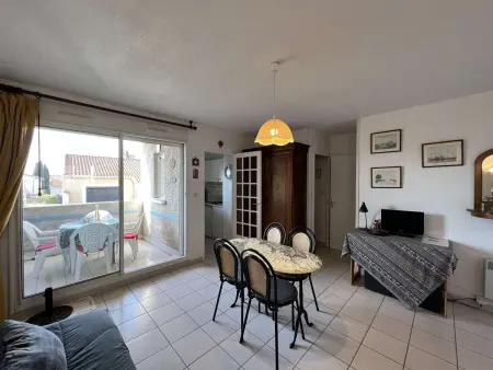 Charmant T2 en Centre-ville avec Piscine, Terrasse et Parking, à 500m de la Plage ! - Photo 6