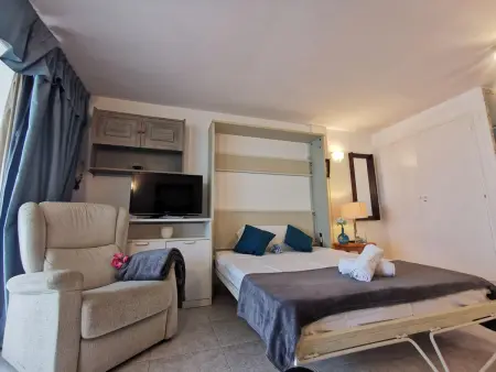 Studio moderne en bord de mer sur la Costa Brava - Photo 4