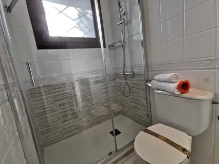 Bel Appartement avec Terrasse, 2 Chambres, Wifi Gratuit, Proche Plage et Centre - Confort Assuré ! - Photo 13