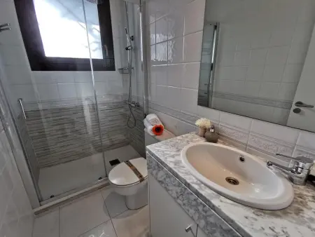 Bel Appartement avec Terrasse, 2 Chambres, Wifi Gratuit, Proche Plage et Centre - Confort Assuré ! - Photo 18