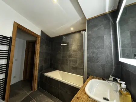Appartement de standing, au pied des pistes avec parking et WIFI, Les Carroz d'Arâches - Photo 3