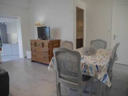 Appartement central à Le Palais avec cour ensoleillée, animaux acceptés - Photo 2