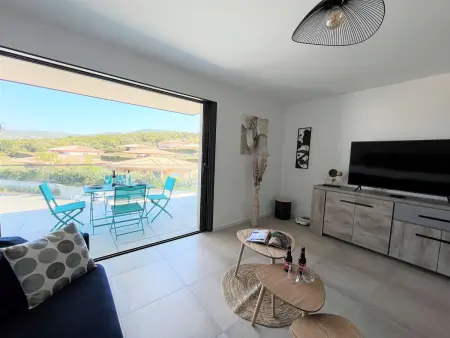 Appartement lumineux avec terrasse, à 650m de la plage d'Agosta, parking inclus - Photo 2