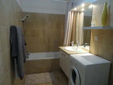 Appartement spacieux à Hyères avec piscine, climatisation et Wi-Fi - Photo 7