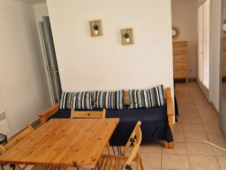 Appartement Hyères : 2 pièces, jardin privé, proche plage et port, WIFI, parking - Photo 2