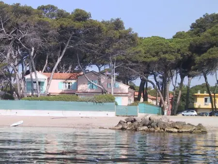 Studio Cabine à Hyères : piscine, proche port, plages et aéroport, parking inclus - Photo 8
