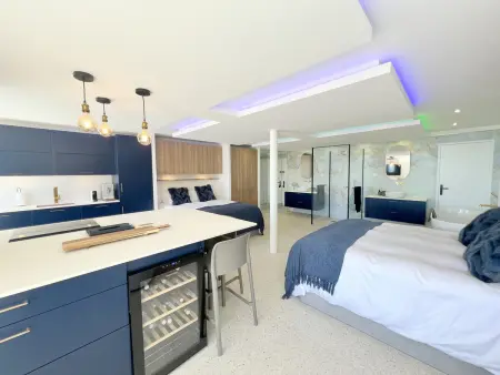 Studio rénové climatisé, 2/4 pers, terrasse, parking, Cap d'Agde - Photo 9
