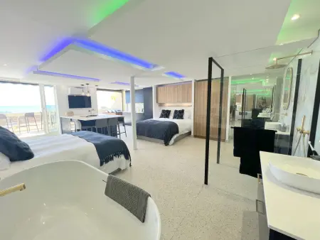 Studio rénové climatisé, 2/4 pers, terrasse, parking, Cap d'Agde - Photo 11