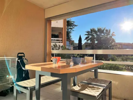 Studio cabine 4 pers avec terrasse, clim et parking au Lavandou - Photo 1