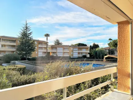 Studio cabine 4 pers avec terrasse, clim et parking au Lavandou - Photo 2