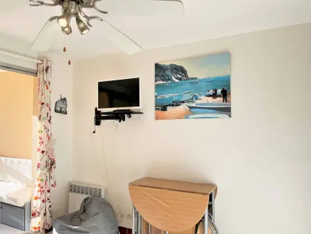 Studio cabine 4 pers avec terrasse, clim et parking au Lavandou - Photo 6