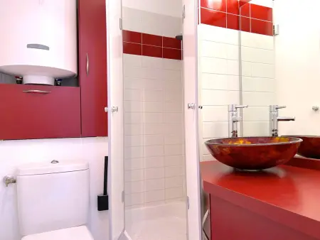 Studio cabine 4 pers avec terrasse, clim et parking au Lavandou - Photo 8