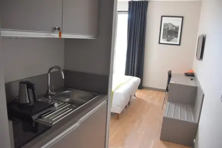 Résidence Lyon Dock Ouest / Chambre Confort 2 pers, Retraite urbaine à Lyon près du fleuve Saone - Photo 1
