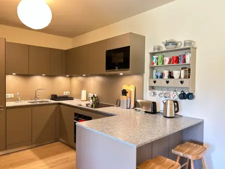 Luxueux Appartement au Centre des Gets avec Jardin, Proche Pistes, 3 Chambres, Wi-Fi, Parking - Photo 3