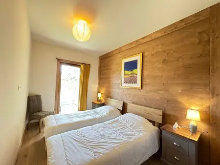 Luxueux Appartement au Centre des Gets avec Jardin, Proche Pistes, 3 Chambres, Wi-Fi, Parking - Photo 7