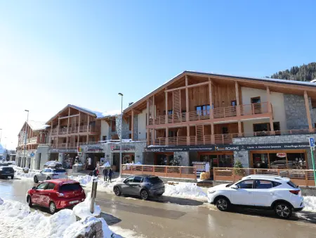 Luxueux Appartement au Centre des Gets avec Jardin, Proche Pistes, 3 Chambres, Wi-Fi, Parking - Photo 13