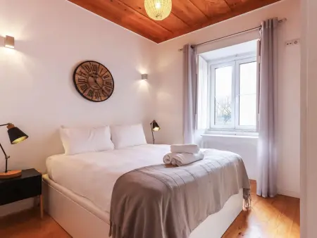 Appartement Design avec Balcon, Proche Jardins et Centre, 2 Chambres Doubles, Cuisine Équipée - Photo 1