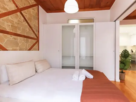 Appartement Design avec Balcon, Proche Jardins et Centre, 2 Chambres Doubles, Cuisine Équipée - Photo 7