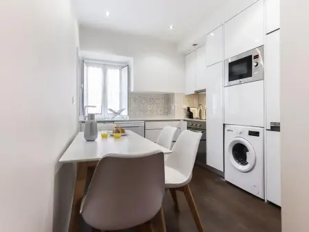 Appartement Design avec Balcon, Proche Jardins et Centre, 2 Chambres Doubles, Cuisine Équipée - Photo 9