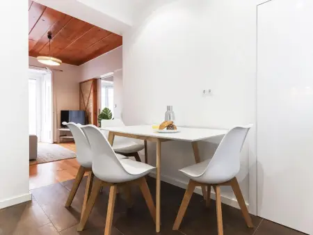 Appartement Design avec Balcon, Proche Jardins et Centre, 2 Chambres Doubles, Cuisine Équipée - Photo 11