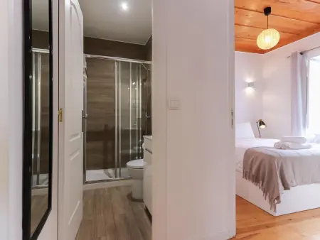 Appartement Design avec Balcon, Proche Jardins et Centre, 2 Chambres Doubles, Cuisine Équipée - Photo 15