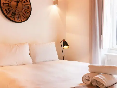 Appartement Design avec Balcon, Proche Jardins et Centre, 2 Chambres Doubles, Cuisine Équipée - Photo 17