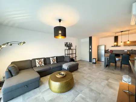 Appartement Lumineux Proche Mer et Centre-Ville avec Terrasse et Parking - Photo 2