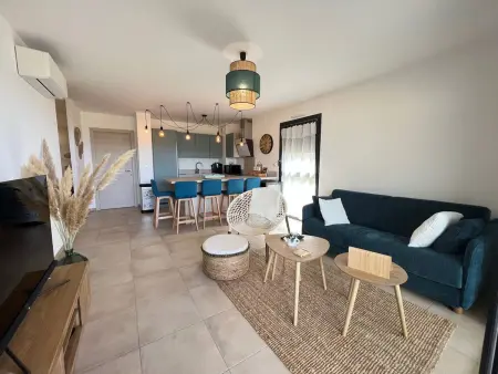 Appartement élégant à Propriano avec terrasse et vue mer, climatisé et parking privé - Photo 1