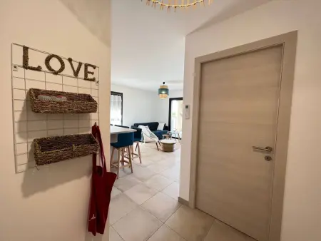 Appartement élégant à Propriano avec terrasse et vue mer, climatisé et parking privé - Photo 2