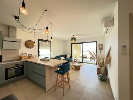 Appartement élégant à Propriano avec terrasse et vue mer, climatisé et parking privé - Photo 4