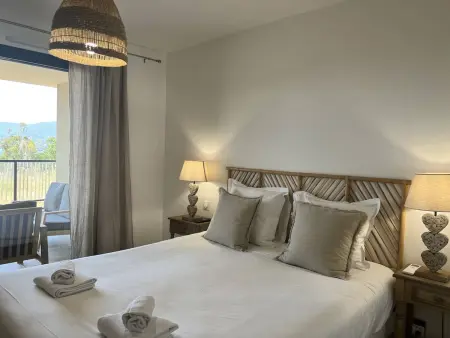 Appartement élégant à Propriano avec terrasse et vue mer, climatisé et parking privé - Photo 5