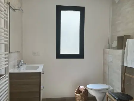 Appartement élégant à Propriano avec terrasse et vue mer, climatisé et parking privé - Photo 11