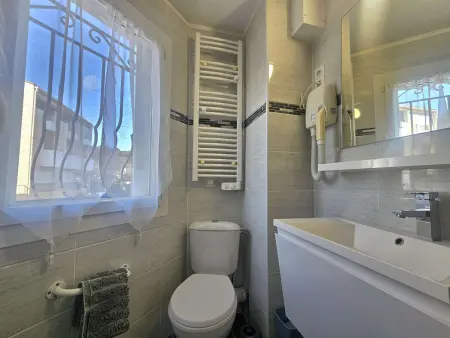 Beau T2 avec Parking, Clim et Wifi - Balaruc-les-Bains - Photo 10