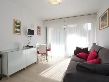 Studio Cosy avec Terrasse, Clim, WiFi et Parking, Proche Centre et Plage - Photo 1