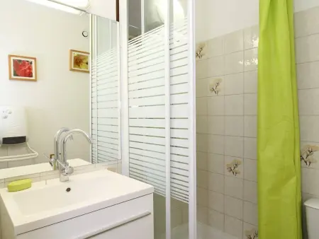 Studio Cosy avec Terrasse, Clim, WiFi et Parking, Proche Centre et Plage - Photo 5