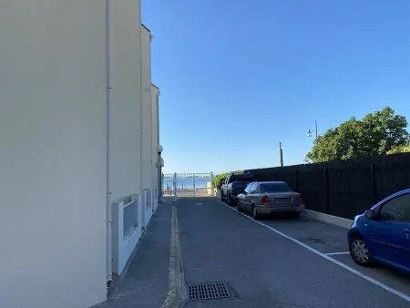 Studio Cosy avec Terrasse, Clim, WiFi et Parking, Proche Centre et Plage - Photo 7