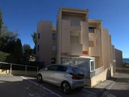 Studio Cosy avec Terrasse, Clim, WiFi et Parking, Proche Centre et Plage - Photo 9