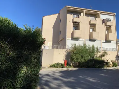 Studio Cosy avec Terrasse, Clim, WiFi et Parking, Proche Centre et Plage - Photo 10
