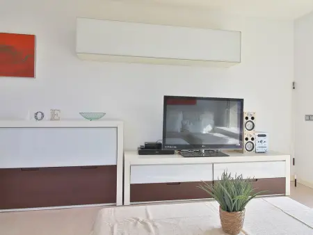 Appartement moderne à deux pas de la plage avec terrasse, climatisation, Wi-Fi et parking - Photo 3