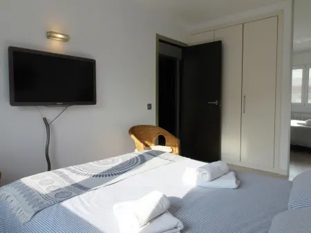 Appartement moderne à deux pas de la plage avec terrasse, climatisation, Wi-Fi et parking - Photo 8
