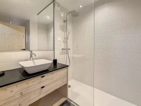Chalet luxueux avec terrasse et sauna près des pistes - Photo 14