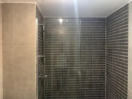 Appartement bord de mer avec piscine, climatisation et parking à Torredembarra - Photo 12
