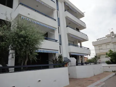 Appartement 3 chambres avec terrasse, piscine, à 200m de la plage, Wifi inclus - Photo 9