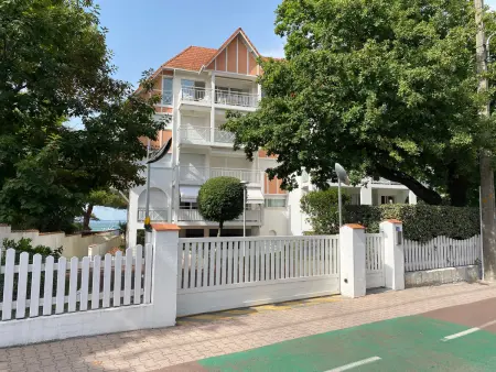 Appartement T2 en Front de Mer à Arcachon, Accès Direct Plage, Parking, Animaux Admis - Photo 1