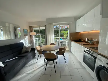 Appartement T2 en Front de Mer à Arcachon, Accès Direct Plage, Parking, Animaux Admis - Photo 2