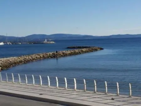 Charmant T2 à Giens avec grande terrasse, piscine et à proximité des plages - Photo 6