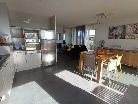 Superbe 4 pièces avec terrasse, clim, piscine et parking à Sète - Photo 5