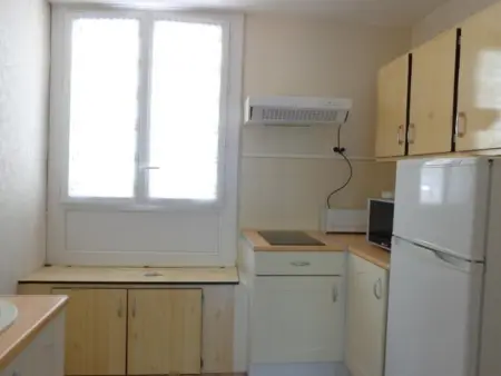 Appartement F2 cosy, 4 couchages, centre-ville, proche cures, balcon, animaux acceptés - Photo 2